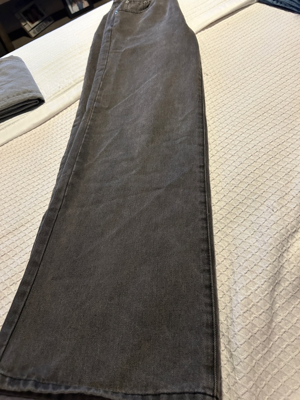 Edikted Wide-Leg Jeans in Dark Gray - Picture 2 of 12